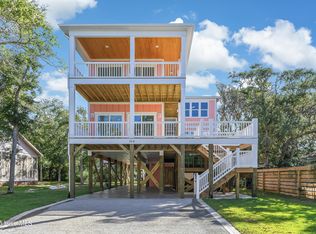 114 SE 75th St, Oak Island, NC 28465