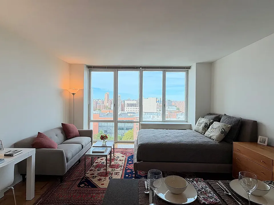 1510 Lexington Ave #17R