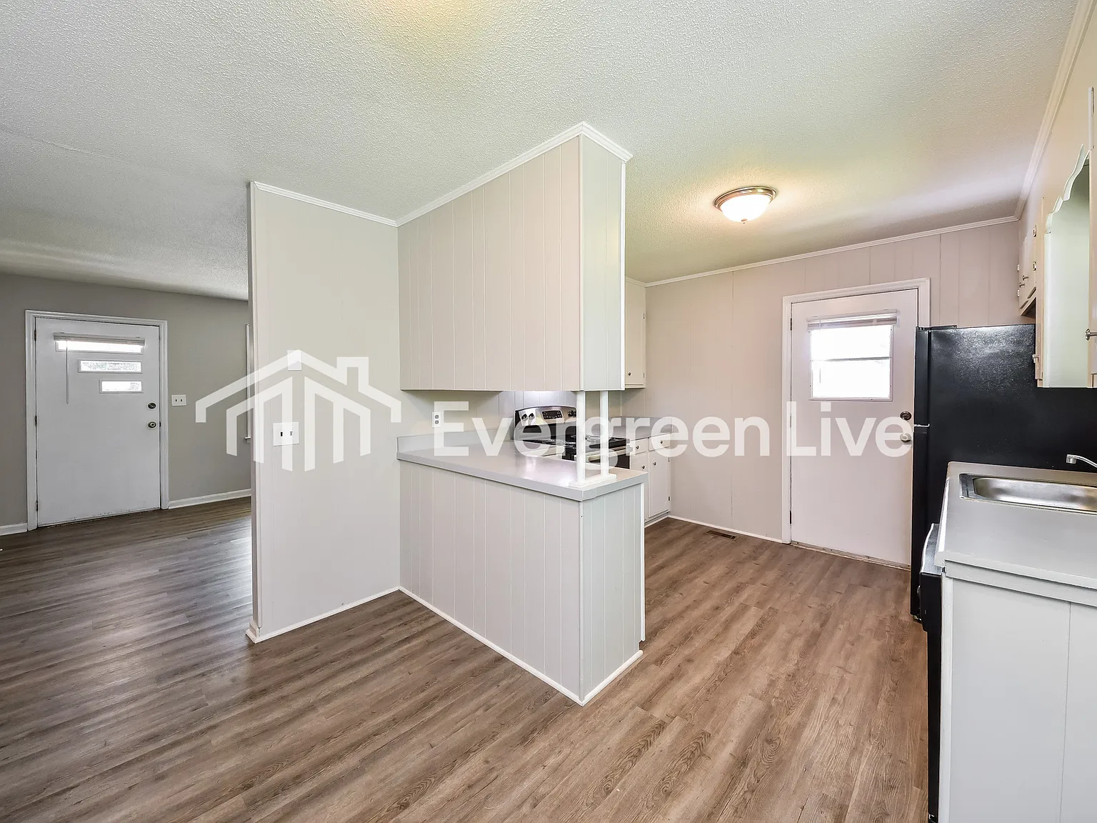 3 bed, 2.0 bath, 1456 sqft, $1,345 — Photo 4