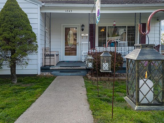3rd image of 1843 Cedar Ave