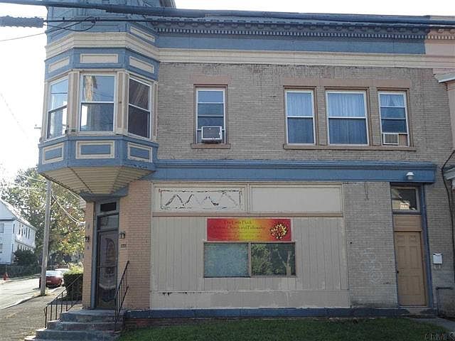 2nd image of 1646 Foster Ave