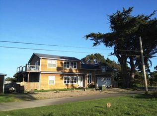 643 Garfield Ave SW, Bandon, OR 97411