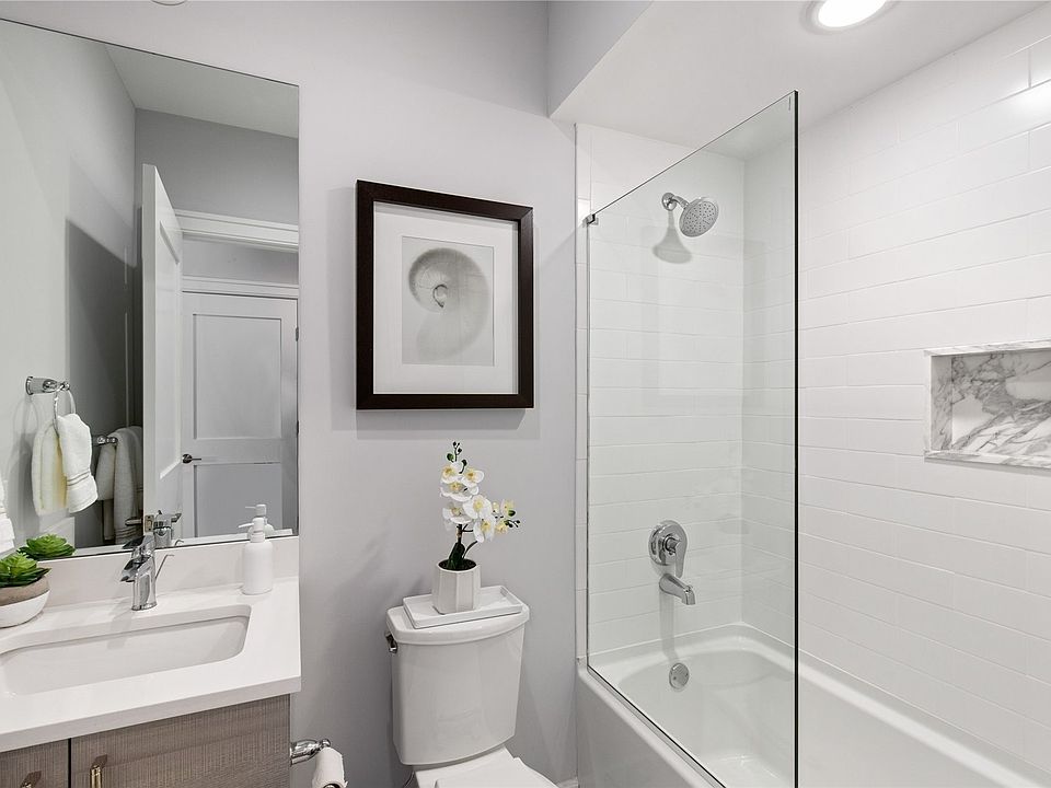 2nd image of 504 Grist Mill Cir