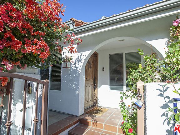 3rd image of 16717 Moorpark St