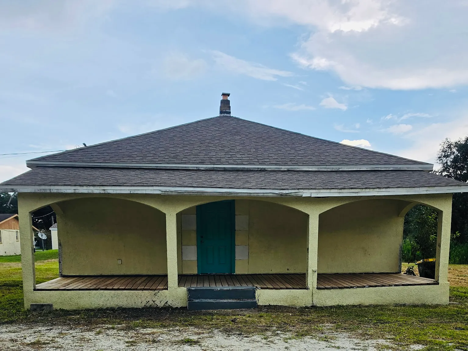 3 bed, 1.5 bath, 1614 sqft, $1,500 — Photo 1