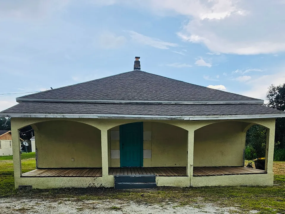 7001 Columbia Dr