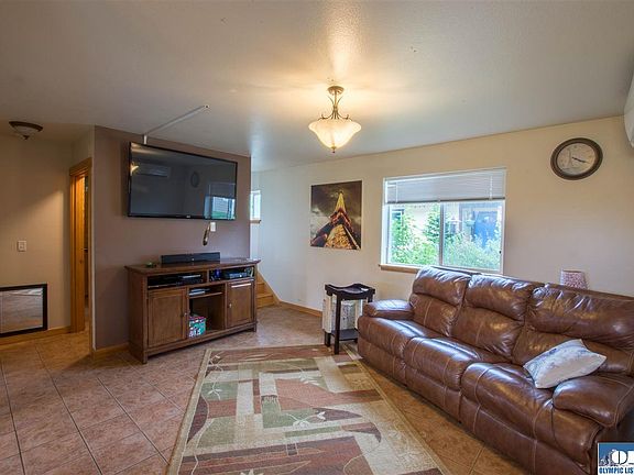 2nd image of 1209 Campbell Ave