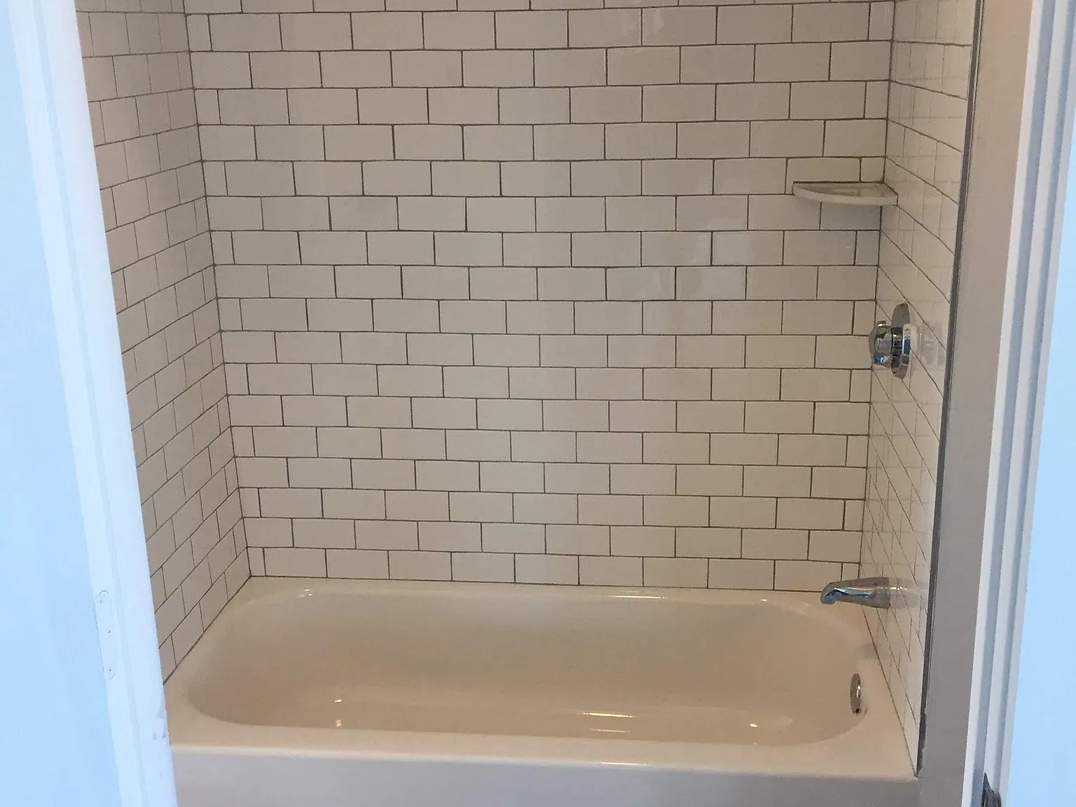 2 bed, 1.5 bath, 2750 sqft, $3,400 — Photo 4