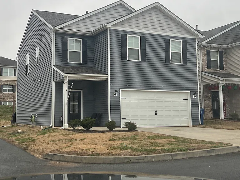 2 Poplar Ct — Photo 1