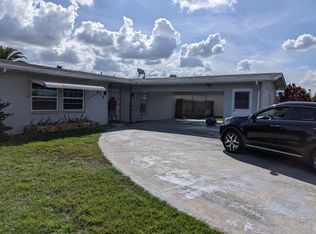 414 SE Gasparilla Ave, Port Saint Lucie, FL 34983