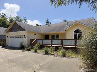 719 Wakina Loop SE, Ocean Shores, WA 98569