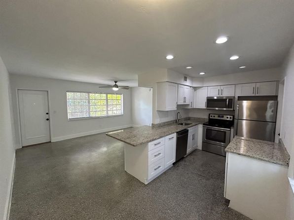 86 Isle Of Venice Dr APT 2