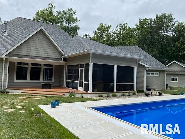 2nd image of 4110 E Lake Shore Dr
