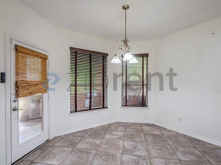 14911 Oxford Way — Photo 19