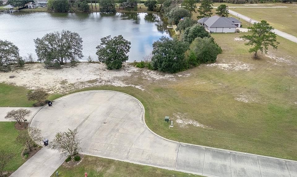 1st image of 705 Northlake Dr