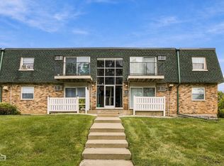 10045 S Walnut Ter #1101, Palos Hills, IL 60465