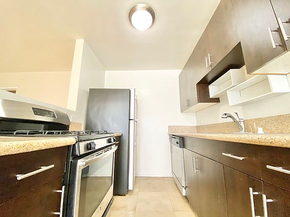 4th image of 1326 N Flores St APT 16