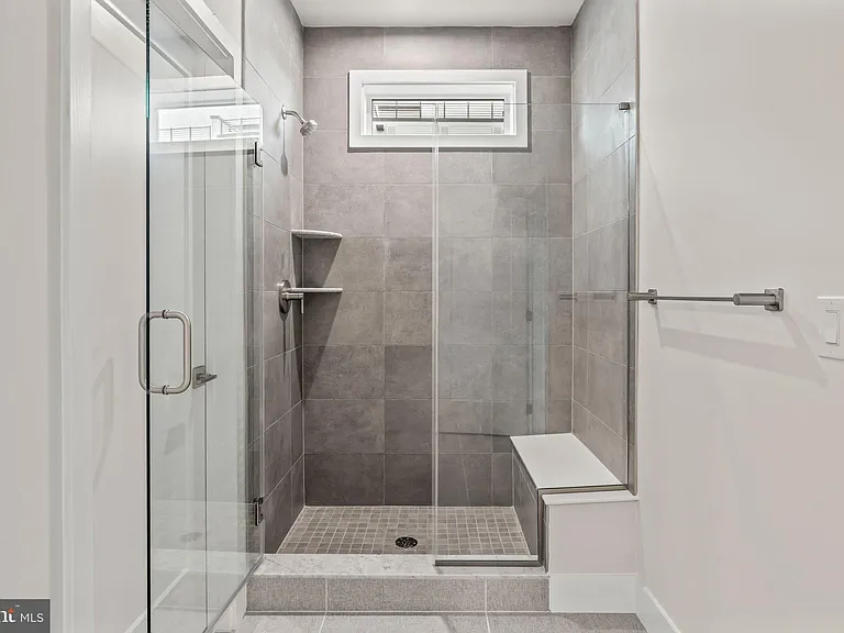 701 Brewster Aly #65 — Photo 25