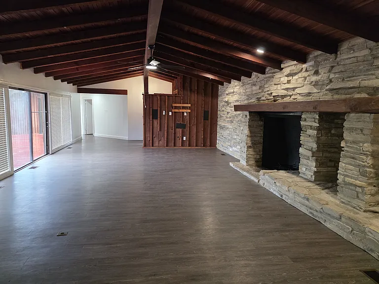 1002 W Bear Creek Rd — Photo 10