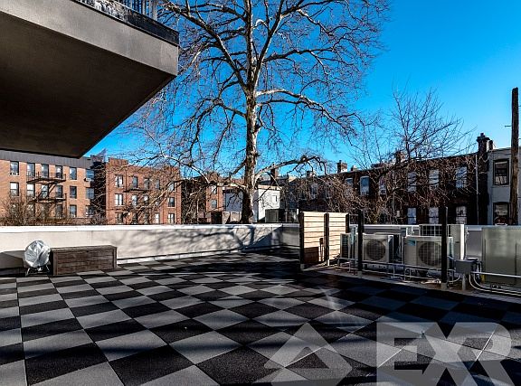3rd image of 8 Fairview Pl #203