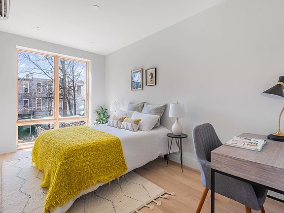 5th image of 674 Hancock St #2B