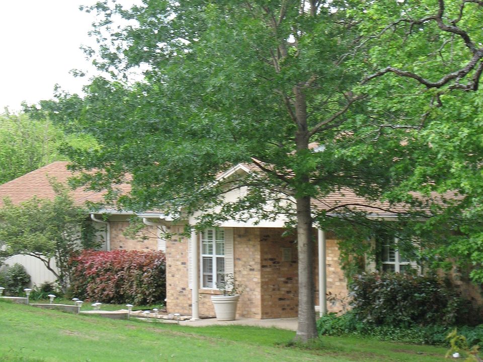 1st image of 3255 Crescent Dr
