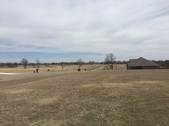 4th image of 100 Meadow Lark Ln