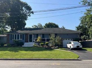 36 Terrace View Rd, Farmingdale, NY 11735