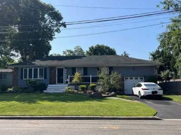 36 Terrace View Rd, Farmingdale, NY 11735
