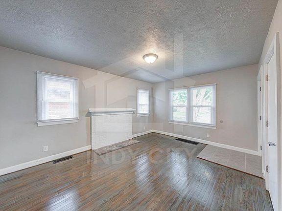 3rd image of 4430 Crittenden Ave