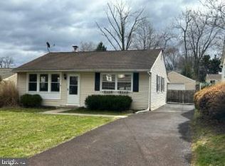 1613 Ridgeway Ave, Abington, PA 19001