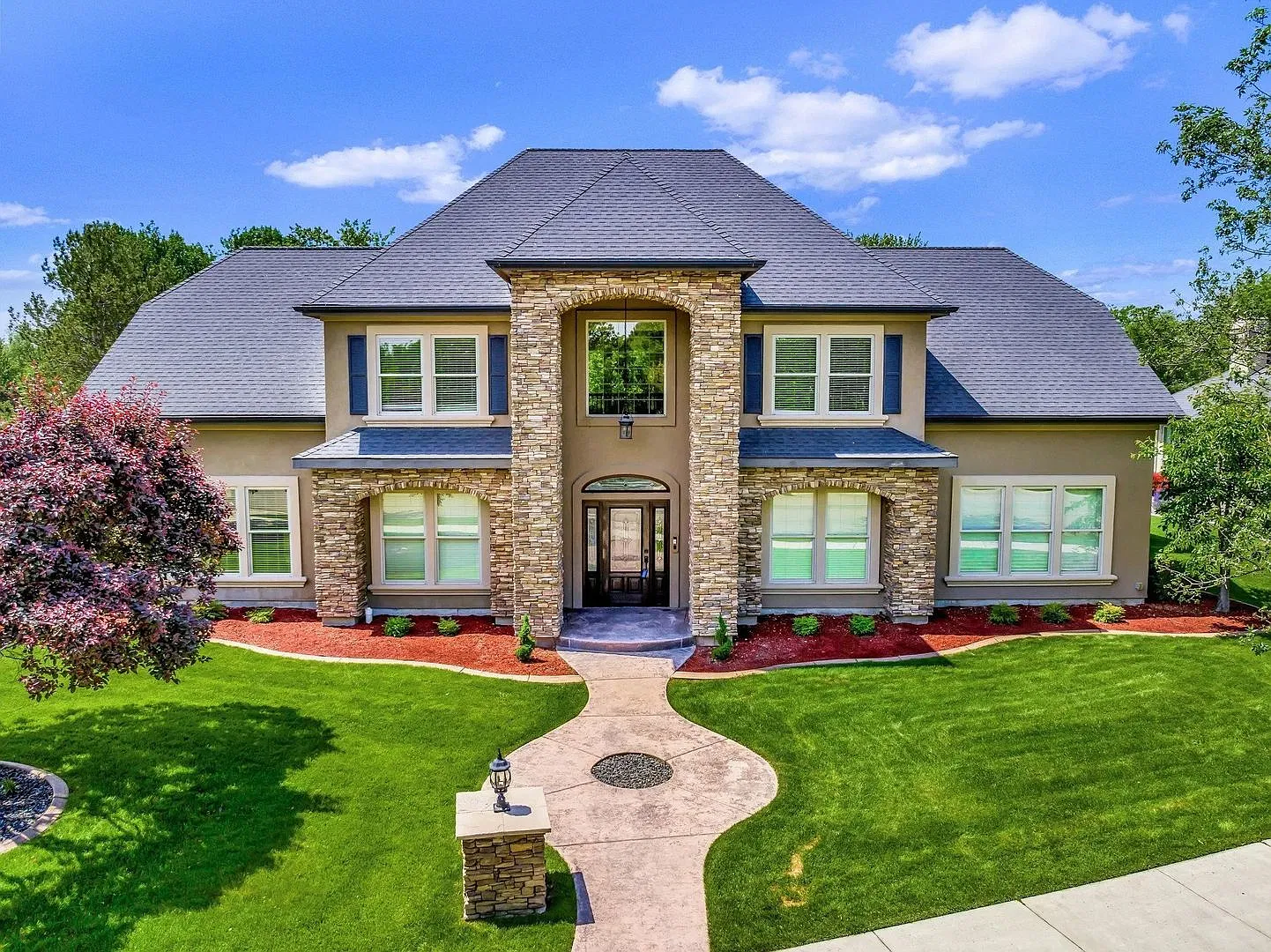 Luxury Executive Waterfront 5-Bed, 6-Bath Home for Lease in Clear Creek Crossing Nearly 5,000 Sq Ft — Photo 1