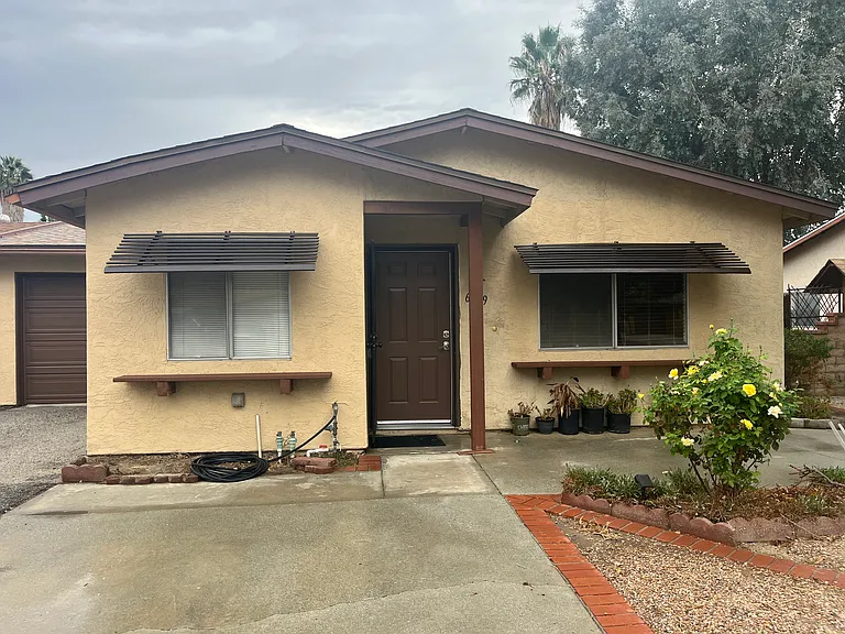 639 Corona St — Photo 1
