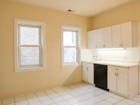 2430 N Clybourn Ave #2R, Chicago, IL 60614