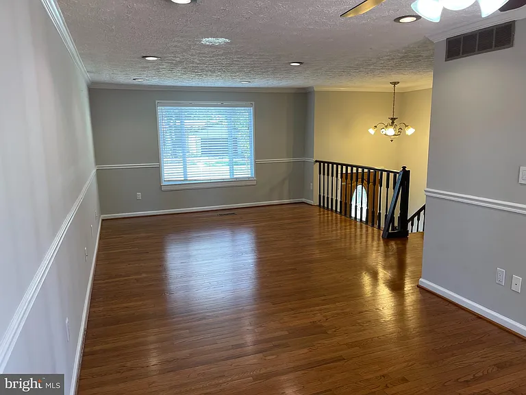 4502 Cub Run Rd — Photo 5