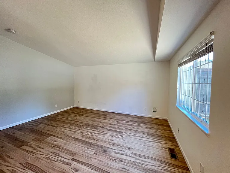 8456 SE 75th Pl — Photo 4