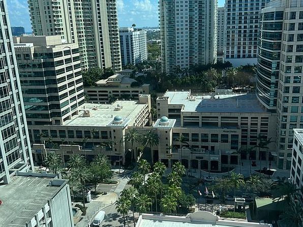 350 SE 2nd St APT 2220