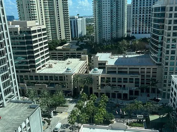 350 SE 2nd St APT 2220, Fort Lauderdale, FL 33301