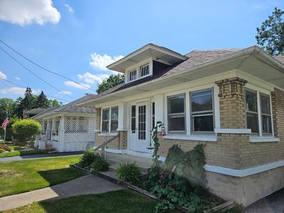 25 S Lord Ave, Carpentersville, IL, 60110