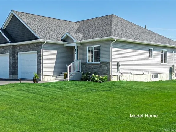 43 Leavery St, Fredericton, NB E3G 0L8