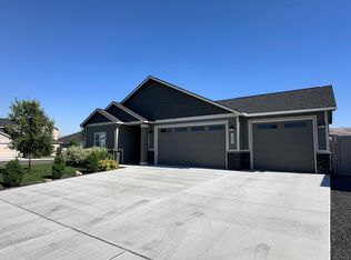 202 Schrute Rd, Prosser, WA 99350