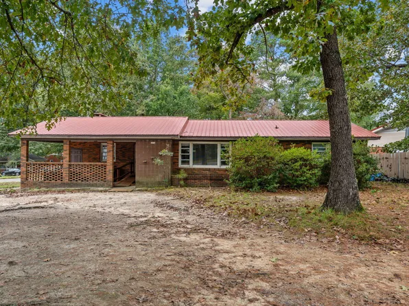 2934 Academy St, Sanford, NC 27332