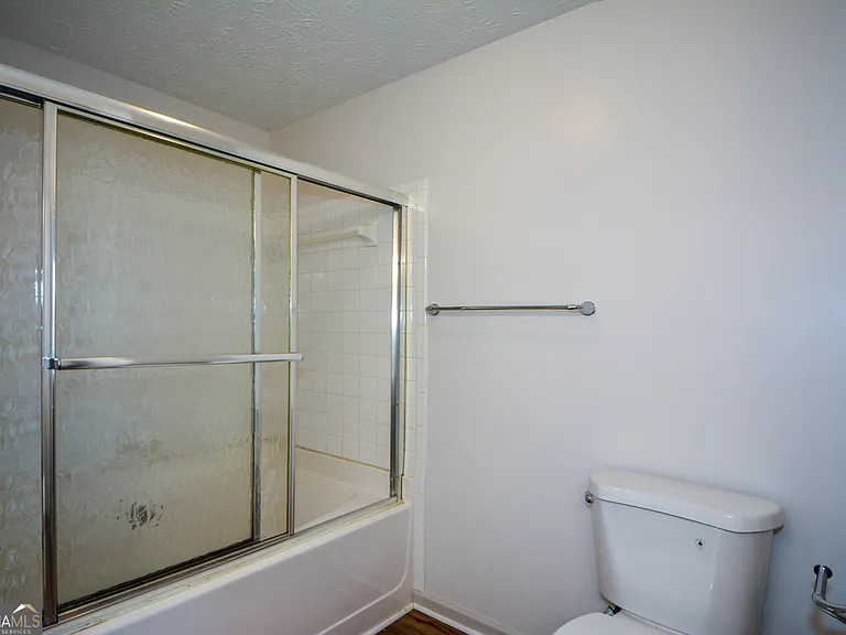5460 Hampton Ct — Photo 37