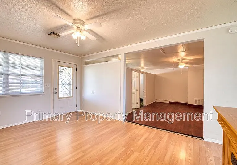 924 NW 14th St — Photo 5
