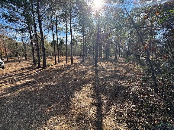 2nd image of 20 Ac Cres #401