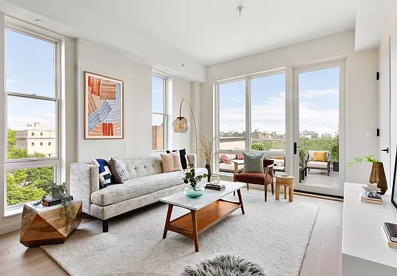 3rd image of 1000 Union St Penthouse B