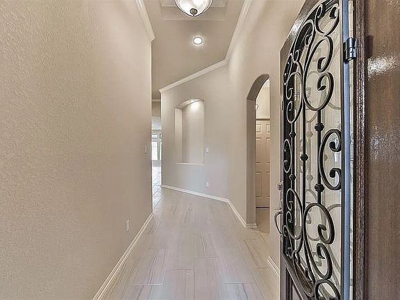 5th image of 18414 Gardens End Ln