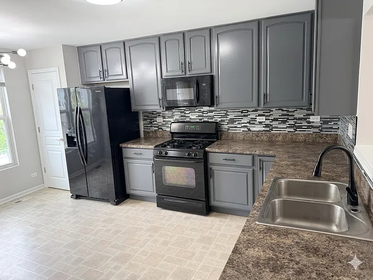 1513 Bristol Ln #4 — Photo 10