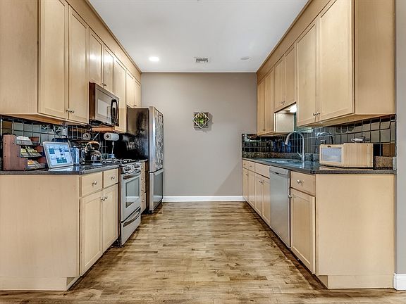 4th image of 21 Park St Unit 2