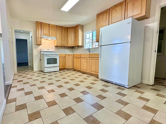 4th image of 456 Franklin Ln